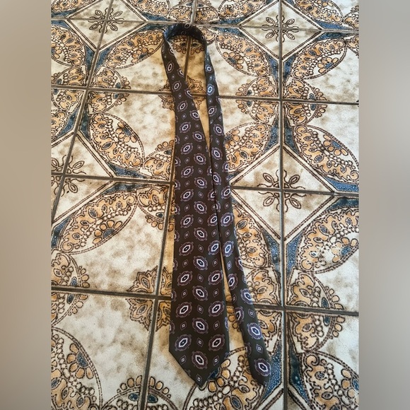 Christian Dior paisley multicolor tie silk
Good condition as shown! - Picture 5 of 5